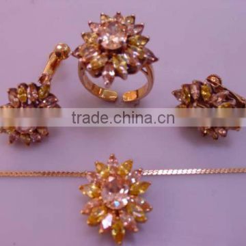Gold fashion jewellery set