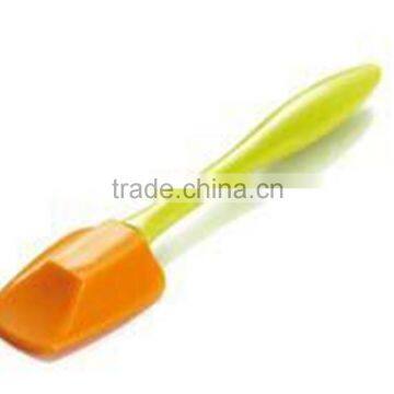 2015 Hot Selling Good Kitchenware Silicone Knife shape spatula