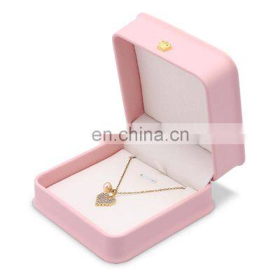 High quality luxury design lcustom logo travel jewelry box PU gift box pendent box