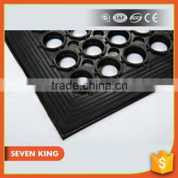 Qingdao7king Anti-slip and anti-fatigue interlocking porous kitchen rubber floor mat