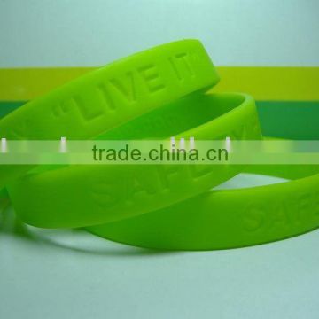 debossed glowing silicone rubber bracelet