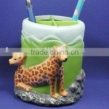 Leopard pen container
