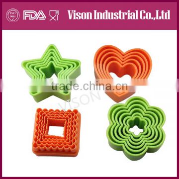 Food safety plastic 5 pieces heart shape cookie cutter