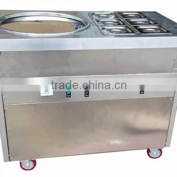 Single Pans Fried Ice Cream Machine For Ice Cream Rolls Making With 4 Universal Wheels