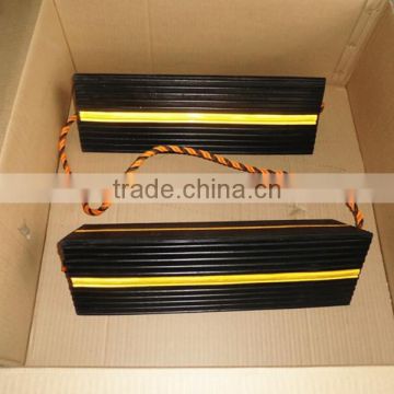 Aircraft rubber wheel chock for heavy duty