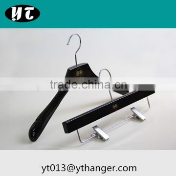 Top quality custom black wooden clothes hanger with trouser hanger for men suit