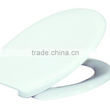 Universal WC toilet seat cover with soft close function in traditional design for EU market