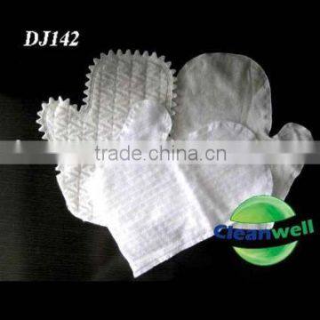 Disposable wiping glove