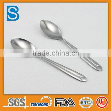 Stainless steel dinner spoon and size