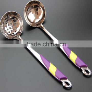2015 highQuality kitchen tools with plastic color handle kitchen tools/Hot pot spoon/strainer Customizable LOGO 1PCS S26