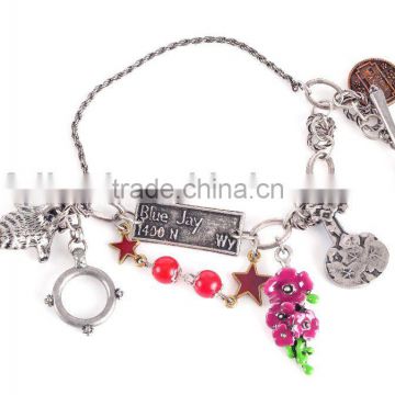 chain bracelet with coloful decorations