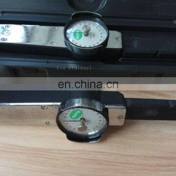 Torque wrench with torque gauge