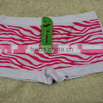 Red & white pattern Women seamless underwear boxer short