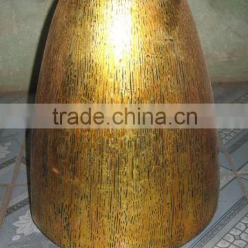 An unique design: A 22X13XH27cm golden Vietnam lacquer vase