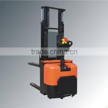 1100mm Fork Length Diesel Engine Power Souce Forklifts With 1000-1500KG Capacity