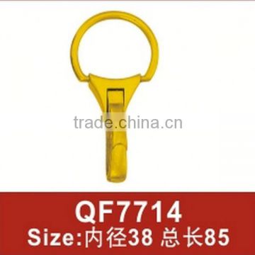 QF7714 fashion decorative swivel hook gold