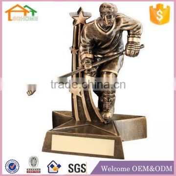 Factory Custom made best home decoration gift polyresin resin hockey player statue
