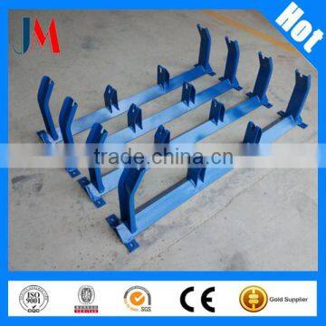 Material handling belt conveyor idler station