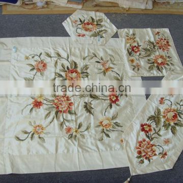 White high grade artificial silk embroidery dinging table cover