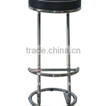 Bar chair with black leather and footrest