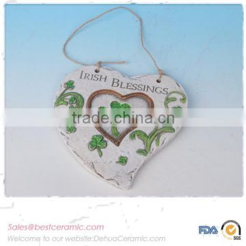 Cement concrete hanging plate clover