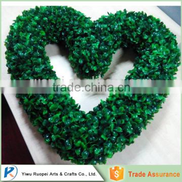 yiwu heart shaped christmas wreath green decorative plastic , faux boxwood heart garland