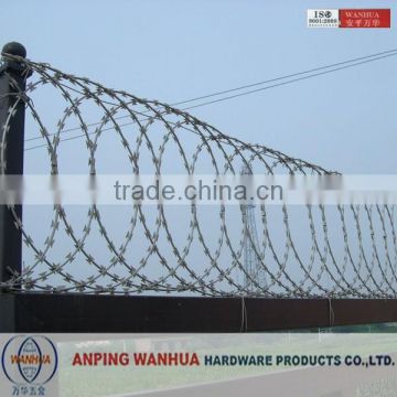 2015 low price razor barbed wire mesh fence factory price