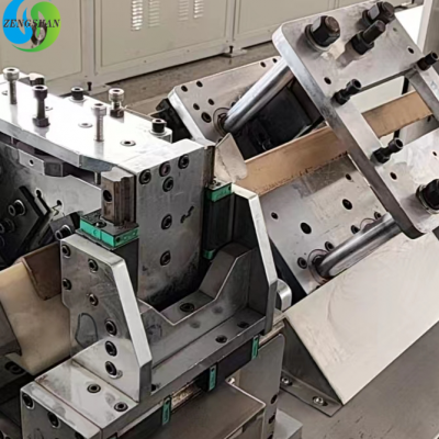Fully automatic corner  protector   machine