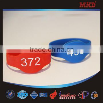 MDW71 Discount silicone anti-high tempreture passive rfid wristband 13.56mhz