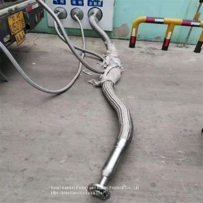 Vacuum jacketed pipe, pipe and hose