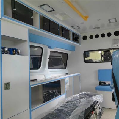 The Ford V362 monitoring-type medical ambulance. The interior of the ambulance can be customized and equipped according to individual preferences and requirements