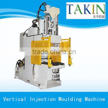 vertical injection moulding machine of auto sealing strip product