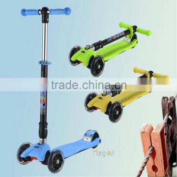 Fast Folding Maxi Foot Scooter With Optional Color