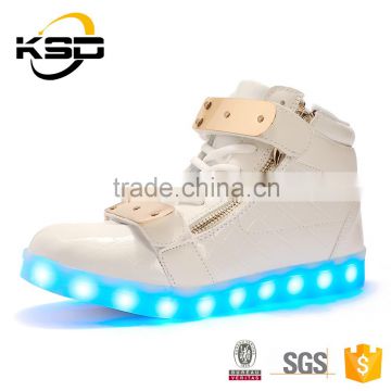 2016The Latest LED Flashing Shoe Light Casual And Luminous Shoes