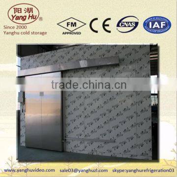 cold room sliding door with cold room door in the cold room insulation panels installed