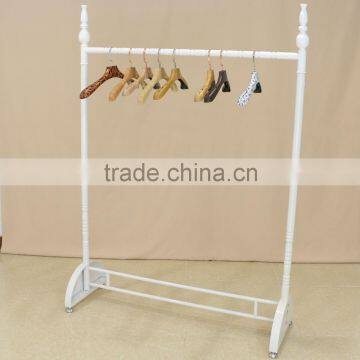 QD-F154 Elegant metal floor standing clothes exhibition display rack