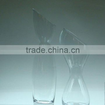 Glass swan vase