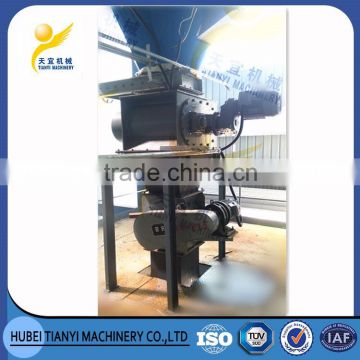 Square flange rotary feeder for bulk material discharge