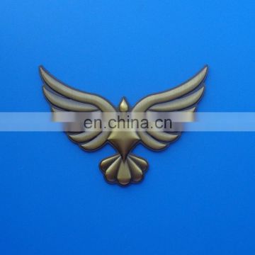 Antique gold tone 3D pigeon design metal magnetic badge