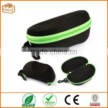 Fashion Portable Carabiner Eye Glasses Sunglasses Hard Case Protector Box (Green)