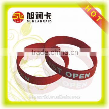 high quality bracelet rubber rfid wristband with nfc chip