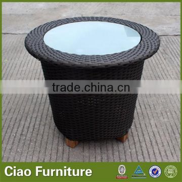 Modern round coffee table / Rattan table with glass insert top