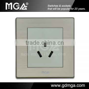 MGA Q7L Series 10A Electric 3 Pin Socket