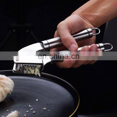 High Quality stainless steel kitchen use Garlic crusher Garlic press