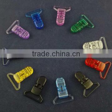 2015 new plastic pacifier clip with high quality