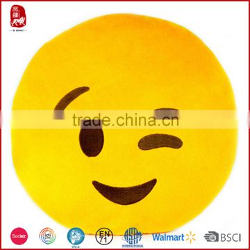 2015 hot sale different material cheap emoji stuffed plush soft toy China