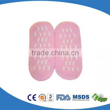 China supplier of moisturizing and whitening Silicon spa gel foot socks