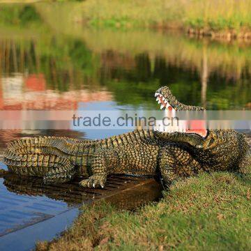 wholesale outdoor garden decoration promotion life size crocodile fiberglass animals for sale