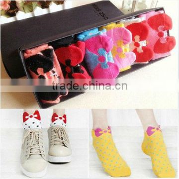 Latest Design Promotion Fashion Exclusive Sweetheart Princess Good Stretch Anti-slip Jacquard with Cute Bow Dots Women Socks