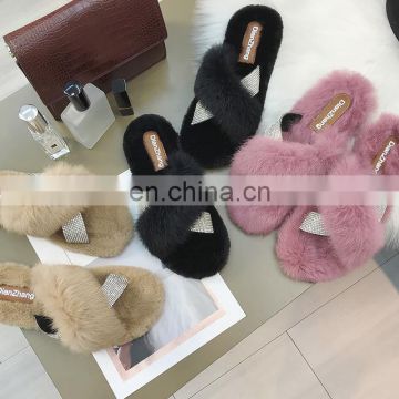 Wholesale Fashion Winter Comfortable Indoor Fur Slides Korean Furry Outdoor Soft Non-slip Slippers For Shoes women